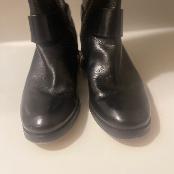 Michael Kors Fulton harness nice boots good condition Buy it before the cold - Picture 5 of 14